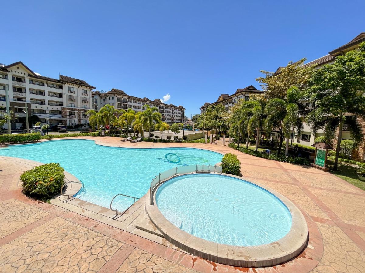 Modern 2Br Condo Near Sm With Free Parking Pool Wifi And Netflix Davao Exterior photo