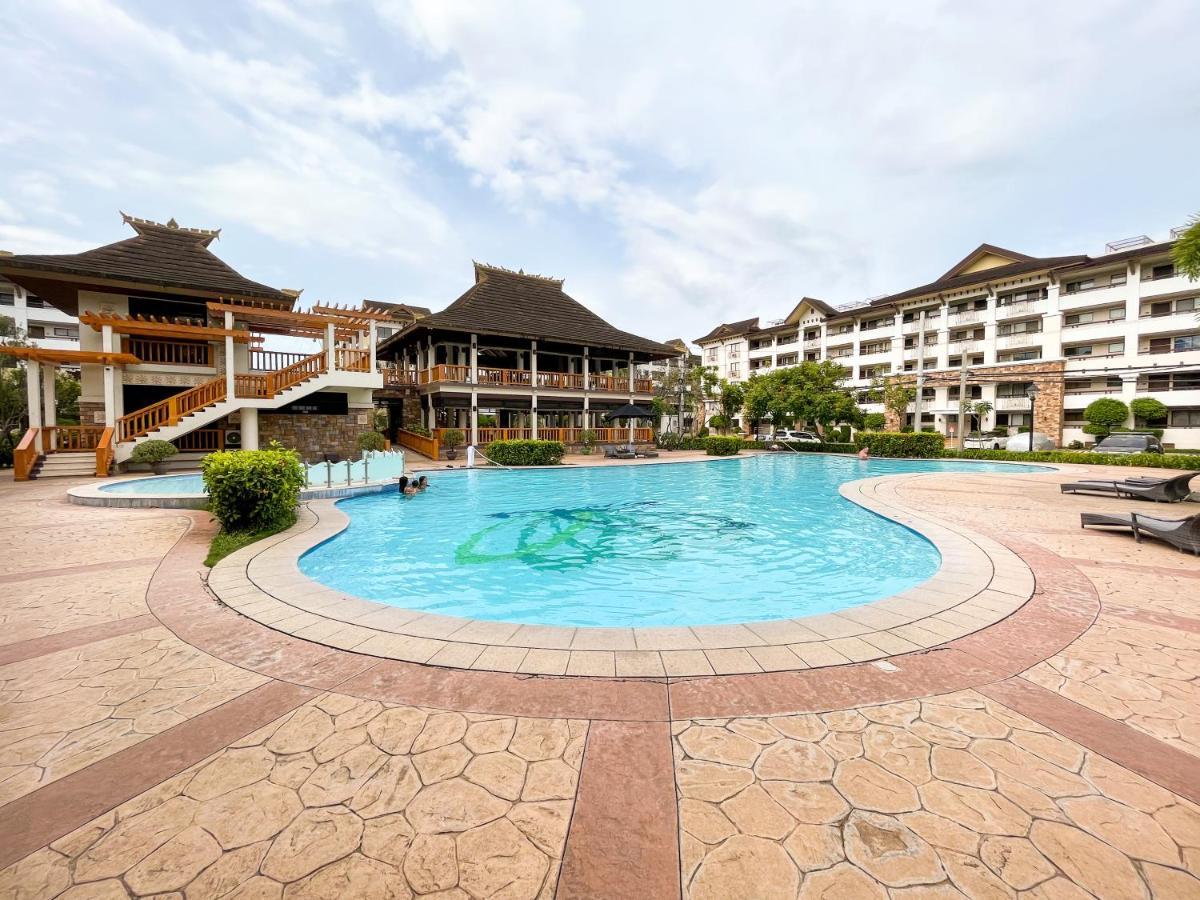 Modern 2Br Condo Near Sm With Free Parking Pool Wifi And Netflix Davao Exterior photo